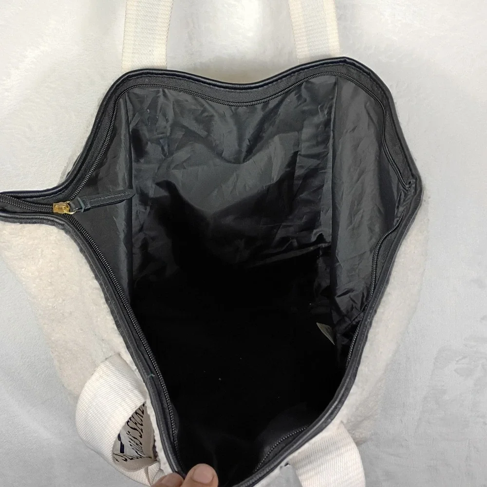 Victoria's Secret Sherpa Fleece Tote Bag Cream Black Logo Strap Large Zip Top‎